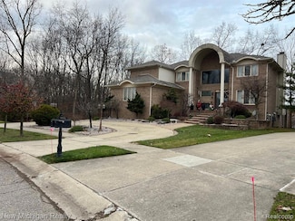 6248 Branford Dr, West Bloomfield, MI 48322