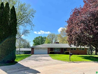 708 Winthrop Cir, Storm Lake, IA 50588