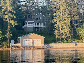 112 N Broadbay Rd, Freedom, NH 03836