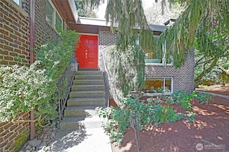 8612 NE 133rd St, Kirkland, WA 98034