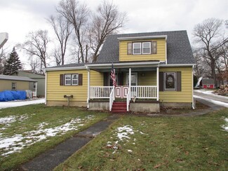 306 S Washington St, Hebron, IN 46341