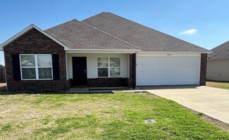 3824 Churchill Dr, Jonesboro, AR 72404