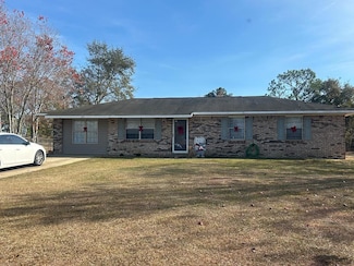 101 Katie Dr, Cowarts, AL 36321