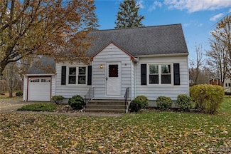 4012 Crescent Dr, North Tonawanda, NY 14120