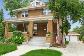 219 N Main St, Juneau, WI 53039
