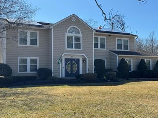 20 Chuck Ln, Selden, NY 11784
