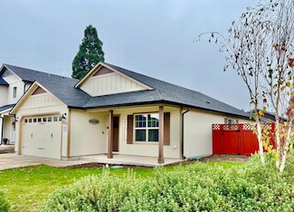 1627 S Columbus Ave, Medford, OR 97501