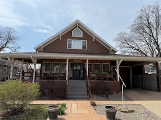 410 S Linden St, Monticello, IA 52310