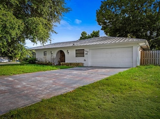 100 SW Lakehurst Dr, Port Saint Lucie, FL 34983