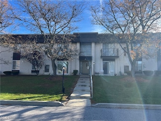 8455 N Akins Rd Unit 201, North Royalton, OH 44133