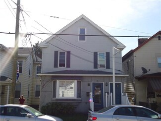 38 S 4th St, Youngwood, PA 15697