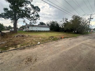 2405 Feliciana St, New Orleans, LA 70117