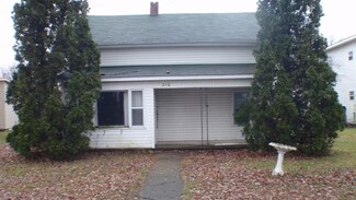 210 N Broad St, Mooreland, IN 47360