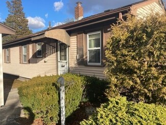 126 North St, Somerset, MA 02726