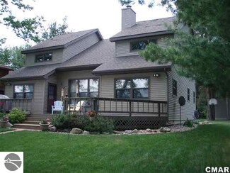 11650 S Shore Dr, Lake, MI 48632