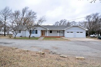 1138 E 40th St S, Wellington, KS 67152