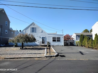 18 Brookfield Dr, Brick, NJ 08723