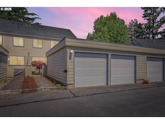 220 NE Village Squire Ave, Gresham, OR 97030