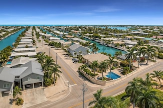 120 9th St, Key Colony Beach, FL 33051