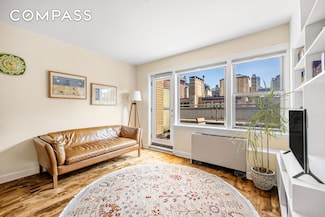 55 E 9th St Unit 12 H, New York, NY 10003