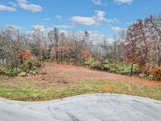 1942 Edgewood Dr, Leavenworth, KS 66048