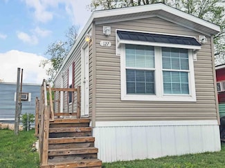 18 Marge St Unit 127, Waterford, MI 48328