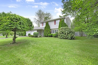 2 Mohican Rd, Newburgh, NY 12550