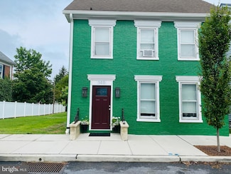 148 N Carlisle St, Greencastle, PA 17225