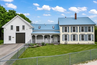 7 John St, Lyman, ME 04002