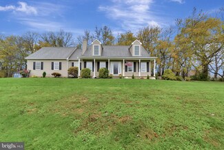 38 Dutton Farm Ln, West Grove, PA 19390