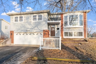 7405 Chestnut Ct, Woodridge, IL 60517