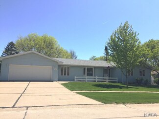 102 Golden Dr, Sergeant Bluff, IA 51054