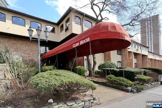 300 Gorge Rd Unit 6, Cliffside Park, NJ 07010