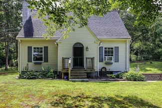 21 Pleasant St, Brookfield, MA 01506