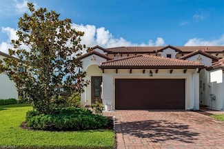 7918 Bristol Cir, Naples, FL 34120