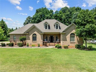 1683 Deer Run Ct, Oak Ridge, NC 27310
