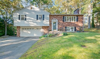 103 Forest Ln, Glastonbury, CT 06033