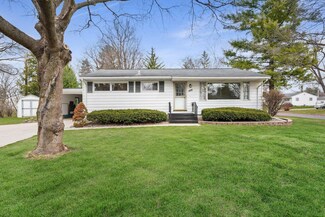 408 Acacia Ln, Madison, WI 53716