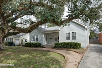 204 Country Club Dr, New Iberia, LA 70563