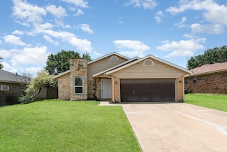6548 Westridge Dr, Watauga, TX 76148