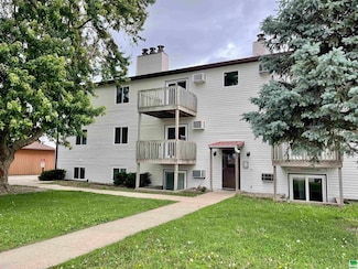 1416 Michigan St Unit C1, Storm Lake, IA 50588