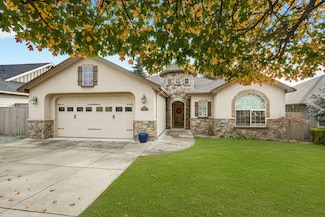 3764 Calle Vista Dr, Medford, OR 97504