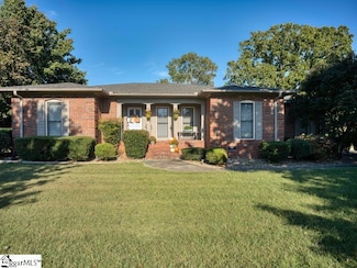 1613 Scuffletown Rd, Fountain Inn, SC 29644