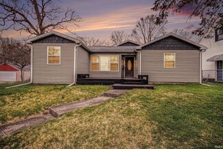 429 W Angela Blvd, South Bend, IN 46617
