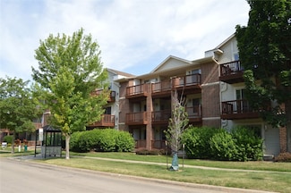 454 Westside Dr Unit I454, Iowa City, IA 52246