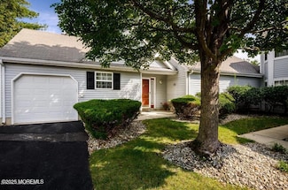 51 Pagoda Ln, Freehold, NJ 07728