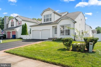 18 Fall Dr, Burlington, NJ 08016