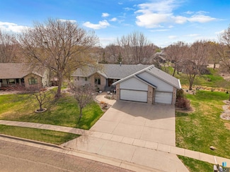 7005 W Strabane Trail, Sioux Falls, SD 57106