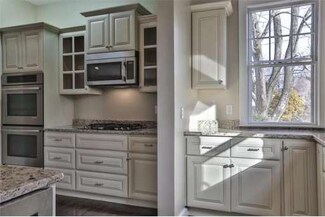 55 Park St, Haverhill, MA 01830