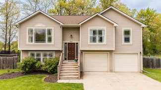 701 N Oakland Dr, Laingsburg, MI 48848